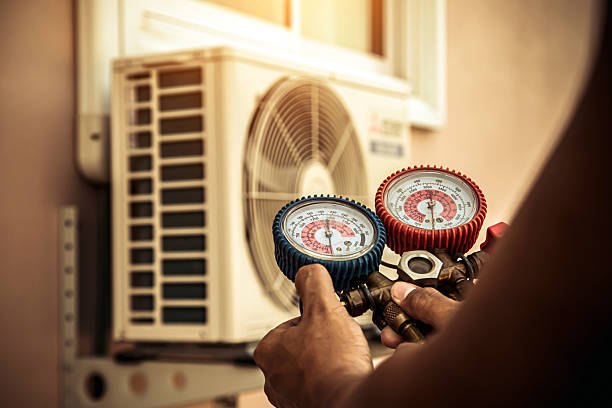 Professional Hvac technician working in Gervais, OR